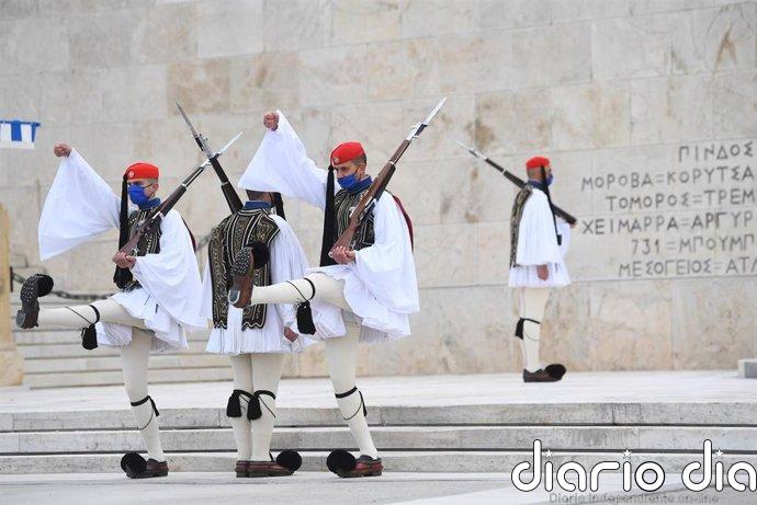 Grecia pone en marcha un servicio militar voluntario para mujeres