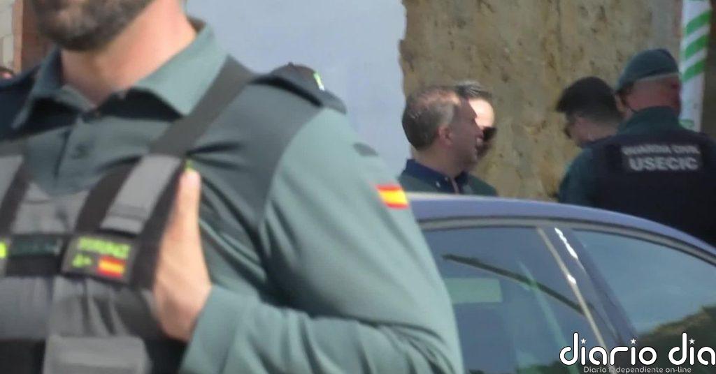 Gritos de asesinos contra los detenidos por el caso de Francisca Cadenas en el traslado a un registro