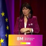 Gritos de ‘No a la guerra’ en el acto por el Día de la Mujer