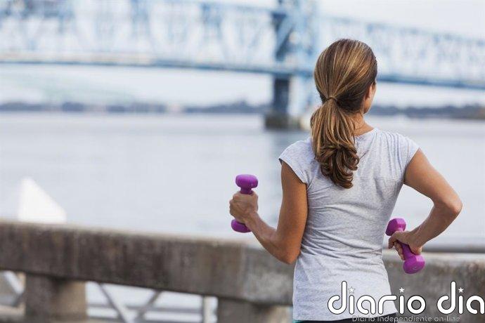 Hacer al menos 150 minutos de ejercicio a la semana se asocia con la mitad de riesgo de muerte en mujeres