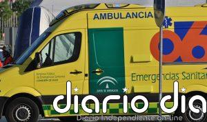 Herida una mujer tras una colisión entre dos turismos en el puente del Río Andarax de El Puche, en Almería