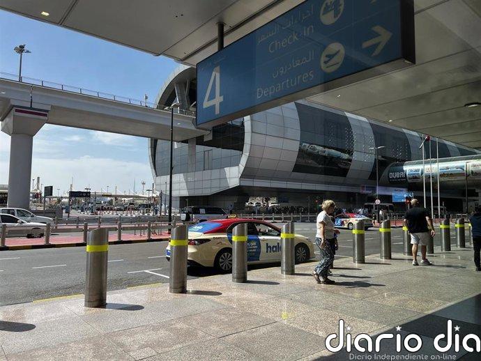 Heridas cuatro personas por el impacto de dos drones en los alrededores del Aeropuerto Internacional de Dubái, en EAU