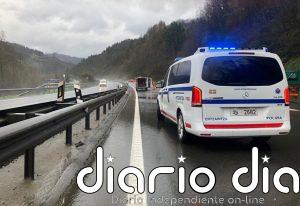 Herido el conductor de una furgoneta tras salirse de la calzada y chocar con la bionda en Asparrena