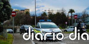 Heridos el conductor y pasajero de un coche que chocó con una excavadora de unas obras en Santander