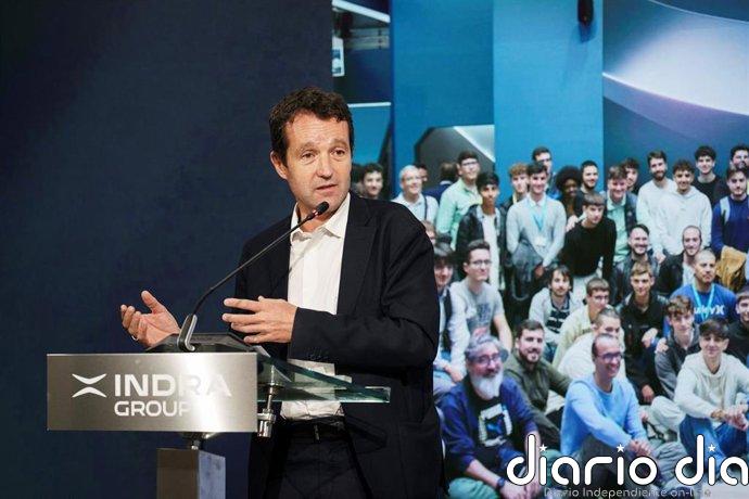 Indra modera su caída al 4% ante las dudas sobre la continuidad de Escribano como presidente