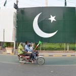 Irán autoriza el paso por Ormuz a 20 buques de Pakistán