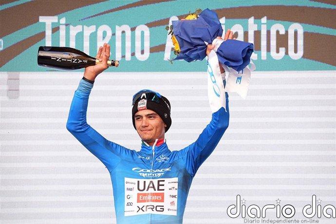 Isaac del Toro gana la penúltima etapa y refuerza su liderato en la Tirreno-Adriático