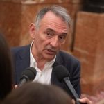 IU confía en que el Gobierno sacará "adelante" la regularización de migrantes pese a los "impedimentos" de PP y Vox