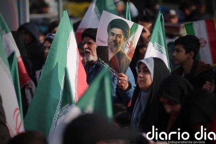 Jamenei pide "arrebatar la seguridad a enemigos internos y externos" tras la muerte del ministro de Inteligencia de Irán