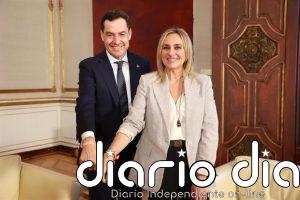 Juanma Moreno traslada a la alcaldesa el apoyo de la Junta a la candidatura de Granada a Capital Europea de la Cultura