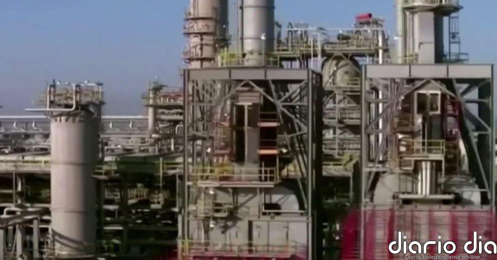 La AIE acuerda liberar 400 millones de barriles de crudo