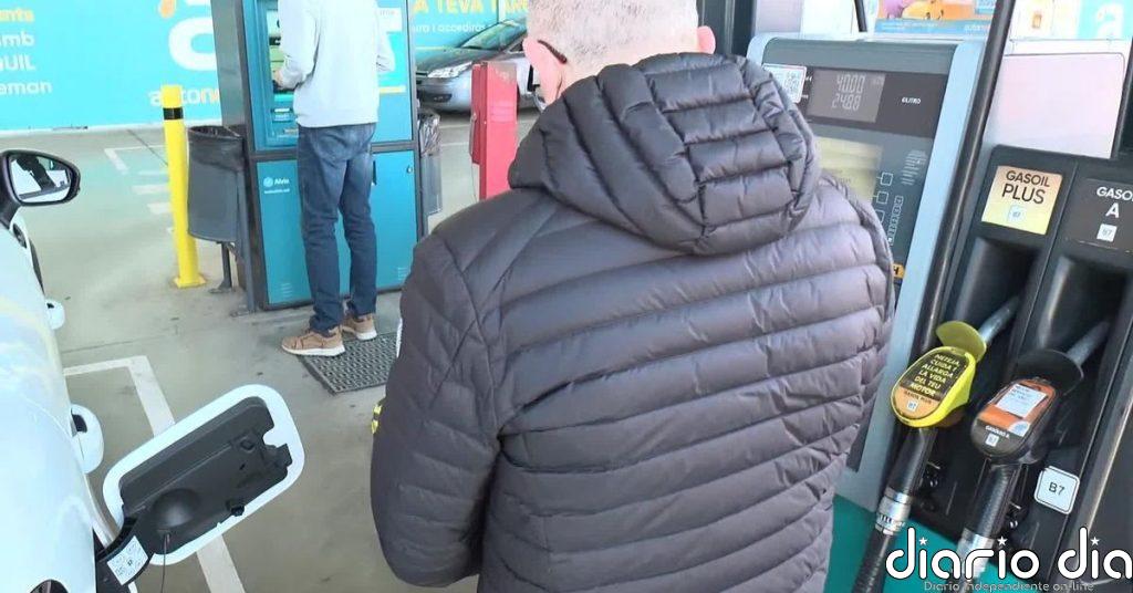 La bajada del IVA de los combustibles no alivia el bolsillo de los conductores