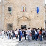 La Diputación de Cáceres recibe a estudiantes que han participado en la Ruta de la Memoria Histórica