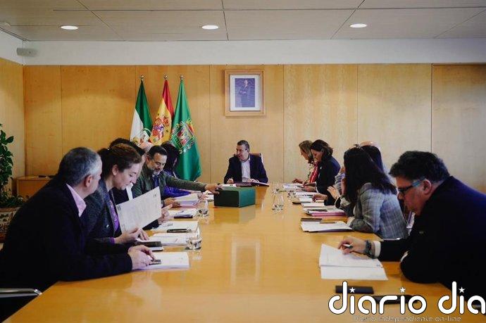 La Diputación de Sevilla adquiere 16 nuevos vehículos contra incendios y salvamento para los bomberos de la provincia