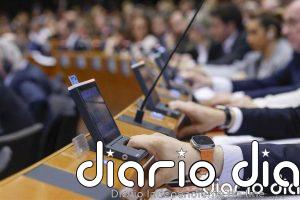 La Eurocámara endurece posición sobre retornos y valida los centros de deportación, tras pacto del PPE con ultraderecha