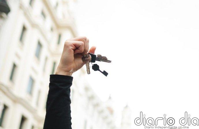 La factura de Hacienda si tus padres te ayudan a comprar tu primera vivienda: así cambia según tu comunidad