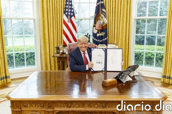 La firma de Donald Trump aparecerá en los billetes de dólar por el 250 aniversario de EEUU