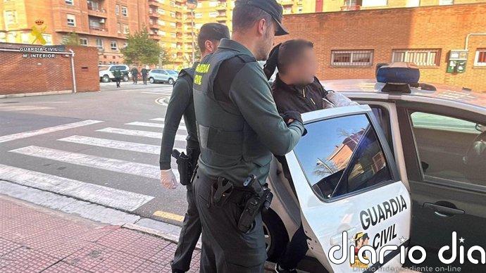 La Guardia Civil detiene en La Rioja un varón por violencia de género, tras arrojarse su pareja por una ventana