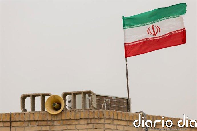 La Guardia Revolucionaria iraní afirma haber atacado con misiles un destructor de EEUU en el Índico