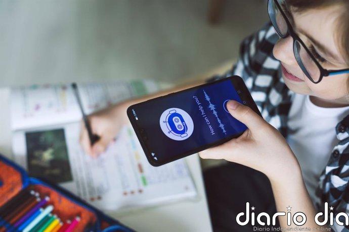La IA no es tu niñera: qué pasa cuando los niños tratan a los chatbots como amigos, según pediatras