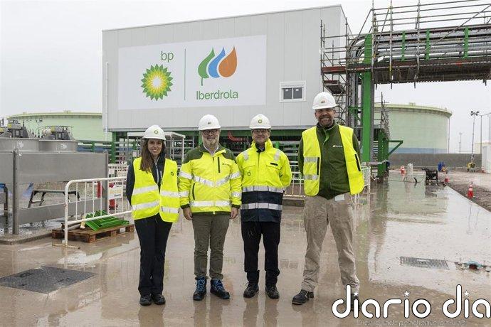 La 'joint venture' de bp e Iberdrola roza el final de obras de la mayor planta de hidrógeno verde de España