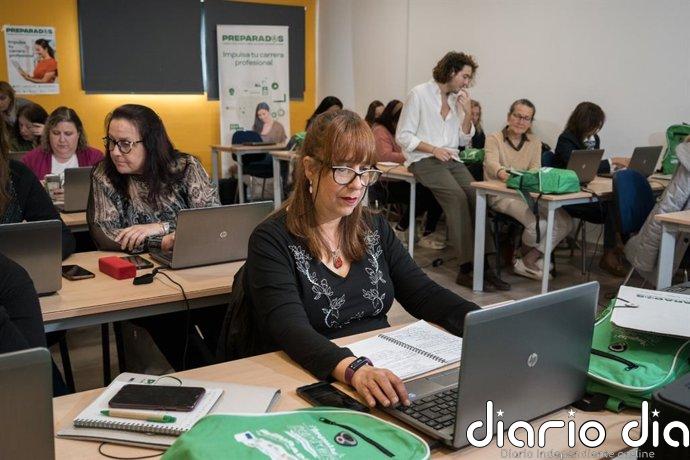 La Junta forma a más de 81.120 mujeres andaluzas en competencias digitales y profesional con el programa Preparadas