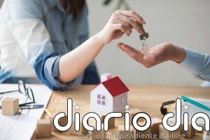 La oferta de alquiler cae un 61% desde 2020 y los precios suben un 40%, según idealista