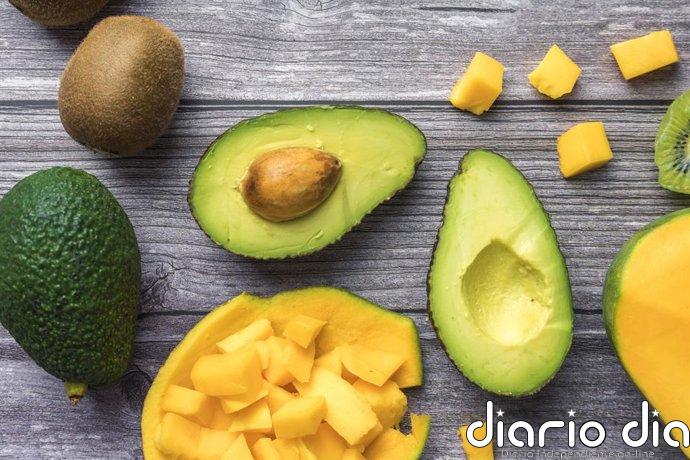 La pareja tropical que salva tu corazón: Por qué deberías comer mango y aguacate cada día