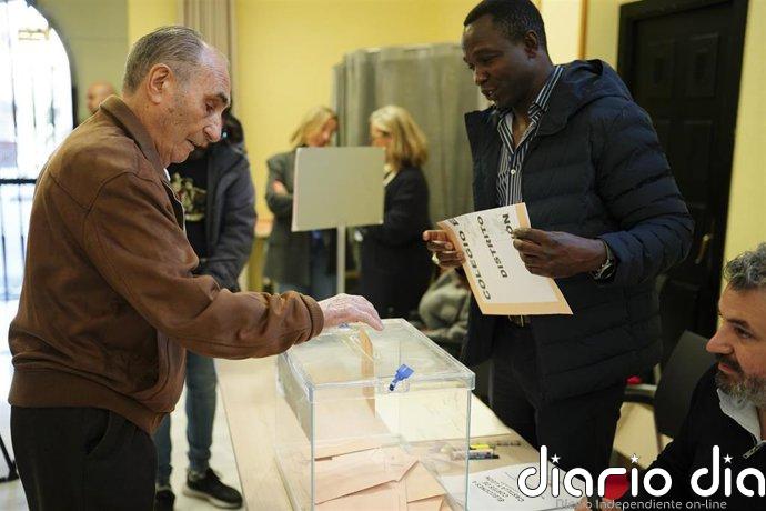 La participación en las elecciones de CyL supera el 53% a las 18.00 horas, 1,56 puntos más que en 2022