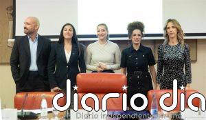 La periodista iraní Masih Alinejad dice que "políticos europeos feministas" están jugando "en las manos" de Irán