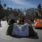 La plantilla de limpieza respalda el pacto con el Ayuntamiento de Sevilla y frena el conflicto por la "privatización"