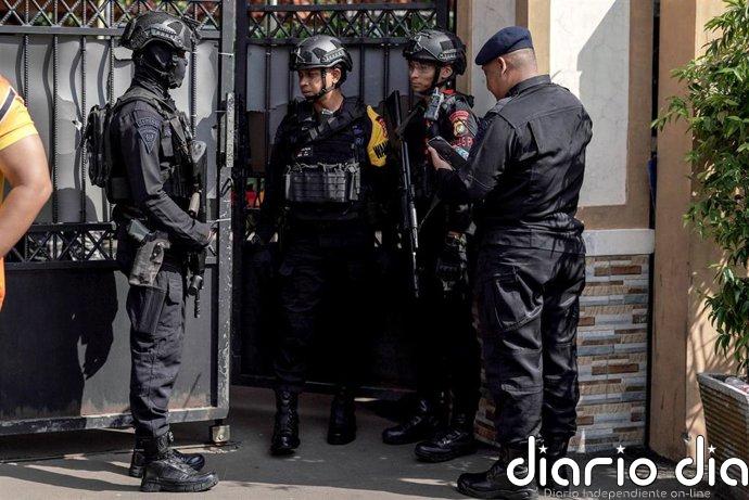 La Policía de Indonesia busca a cuatro sospechosos por el ataque con ácido a un activista de DDHH