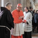 La Policía israelí impide la entrada al jefe de la Iglesia Católica de Jerusalén a la misa de Ramos en el Santo Sepulcro