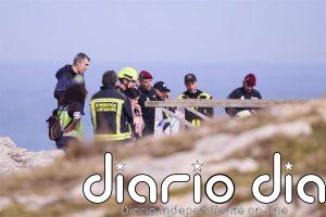 La Policía Local precinta dos pasarelas de la senda costera a petición de la Demarcación de Costas