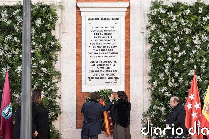 La Puerta del Sol acoge el primer homenaje a las víctimas del 11M en el 22º aniversario de los atentados