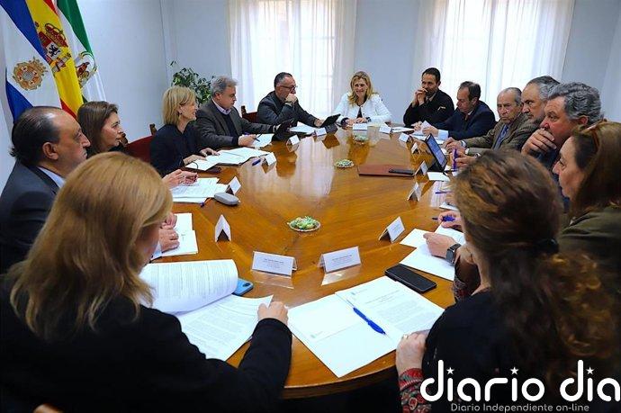 La Real Sociedad de Carreras de Caballos de Sanlúcar recibe el Caballo de Oro 'Ciudad de Jerez 2025'