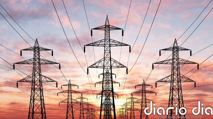 La red eléctrica española alcanza ya una saturación del 86,3%, con apenas 7.400 MW disponibles