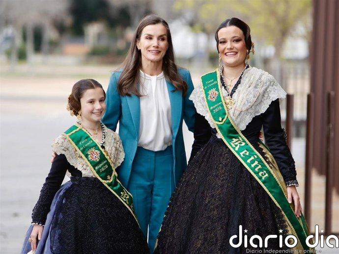 La Reina Letizia arrasa con un traje de estreno en el color vibrante que se ha convertido en su favorito esta temporada