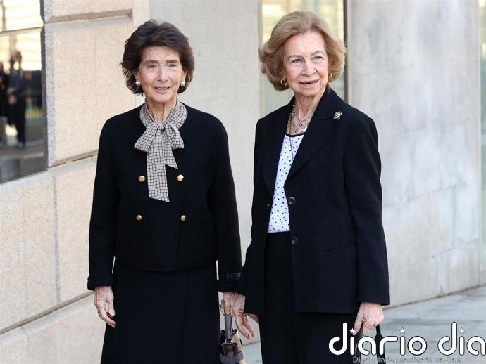 La Reina Sofía, de lo más sonriente, protagoniza un cariñoso reencuentro con su gran amiga Paloma O'Shea