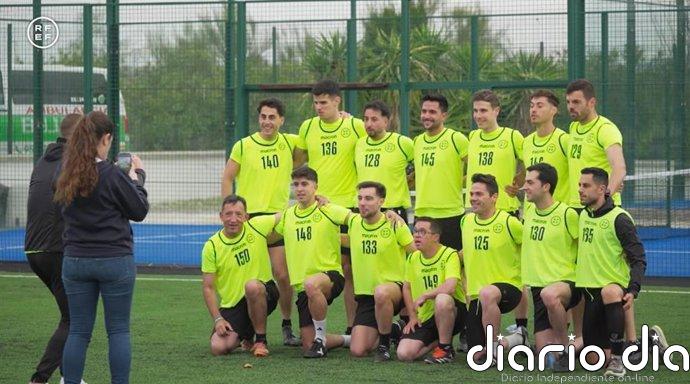 La RFEF impulsa la integración de personas con discapacidad intelectual a través del arbitraje de fútbol playa