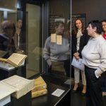 La UJA exhibe el histórico 'Diccionario de autoridades' en la sala Obra Invitada de la antigua Escuela de Magisterio