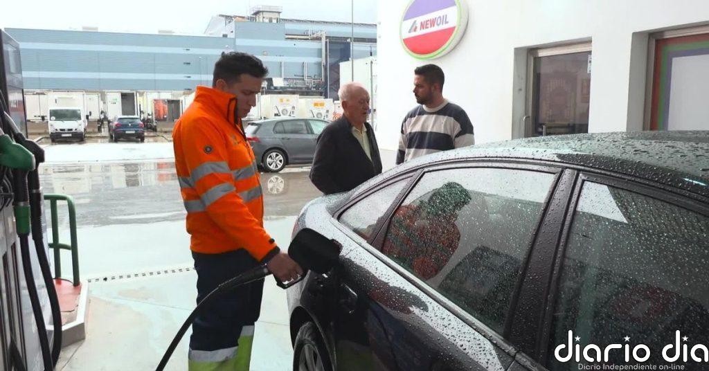 Las estaciones de servicio aseguran que solo están repercutiendo la mitad de la subida de precios