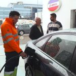 Las estaciones de servicio aseguran que solo están repercutiendo la mitad de la subida de precios