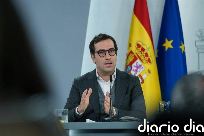 Las previsiones de analistas para el PIB en 2025 se desviaron 7 décimas, la mitad que en 2024, según Esade