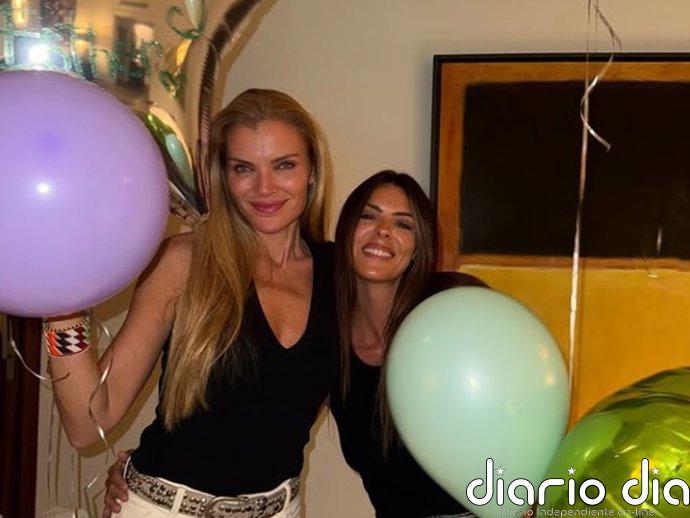 Laura Matamoros pone en 'pausa' su guerra con Carlo Costanzia para celebrar su 33 cumpleaños con una conocida top model