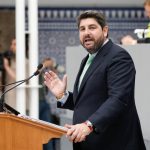 López Miras anuncia un paquete de medidas para ayudar a casi 600 empresas que se pueden ver afectadas por la guerra