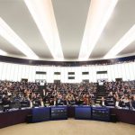 Los 27 respaldan que las eurodiputadas puedan delegar su voto al final del embarazo y tras dar a luz