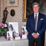 Los Alba escenifican su unión arropando a Cayetano Martínez de Irujo en el último homenaje a la duquesa de Alba en Liria