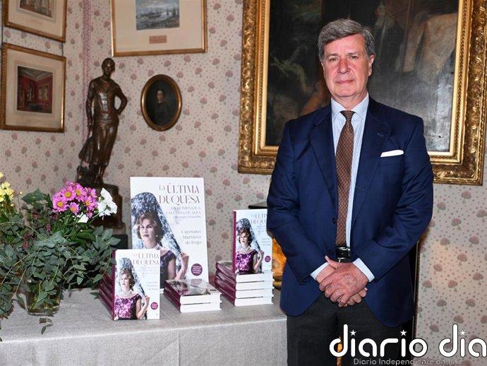 Los Alba escenifican su unión arropando a Cayetano Martínez de Irujo en el último homenaje a la duquesa de Alba en Liria