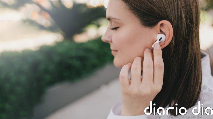 Los auriculares están dañando el oído de los jóvenes: la sordera que empieza sin que te des cuenta